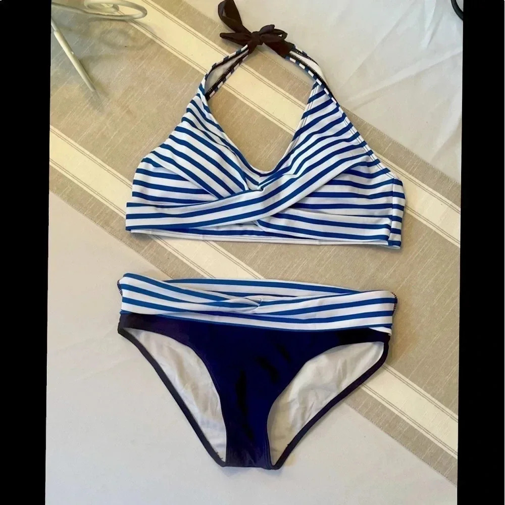 Blue and white high‎ waisted bikini